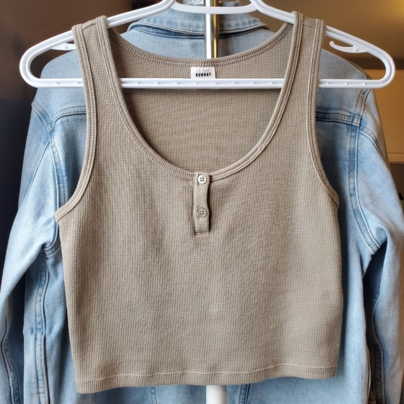 Aritzia - Sunday Best Dorthea Tank - Picture 7 of 13
